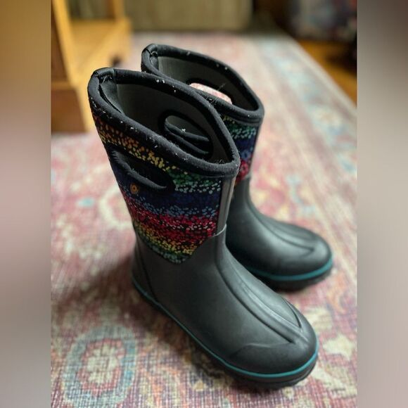 Kids size 5 Colorful rainbow dot Patterned Bog Winter Boots - Picture 2 of 8